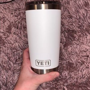 White Yeti cup